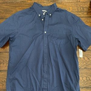 Men’s old navy short sleeve button down shirt - navy blue with white polka dots